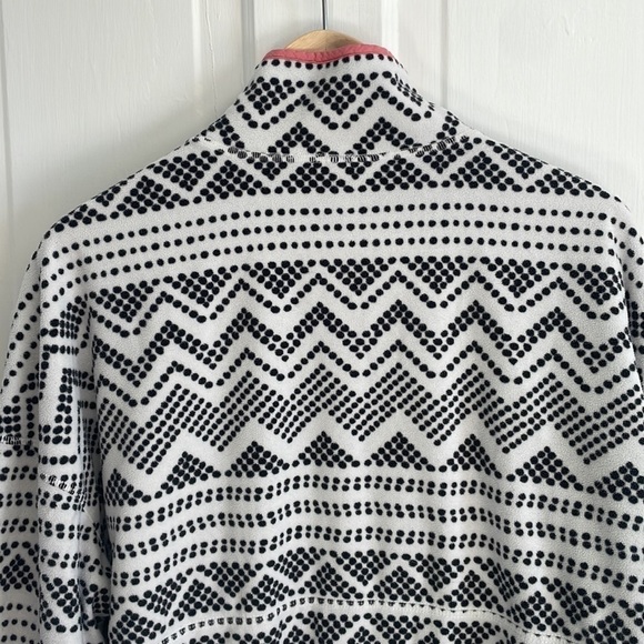 Vintage Black and White Aztec Fleece - Picture 4 of 12